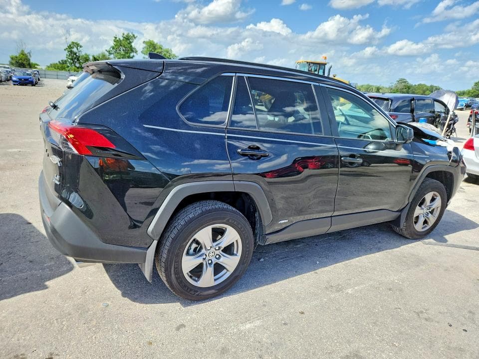 2025 TOYOTA RAV4 LE 3