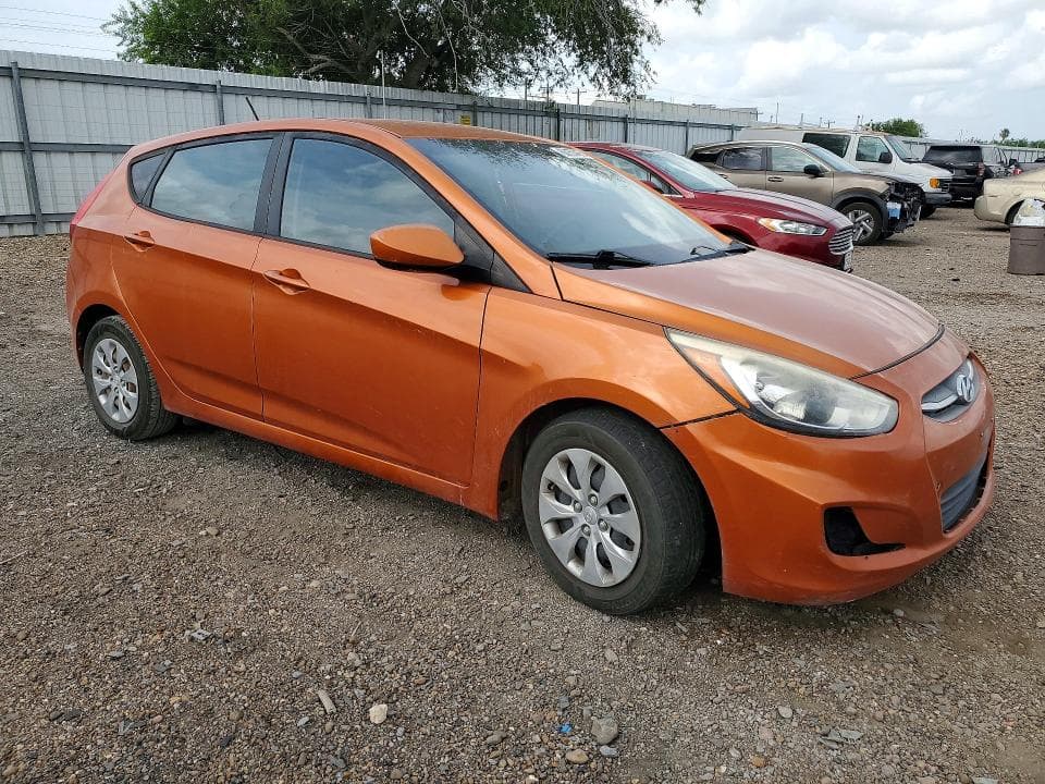 2017 HYUNDAI ACCENT SE 4
