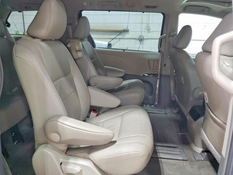 2017 TOYOTA SIENNA XLE 8-PASSENGER 11