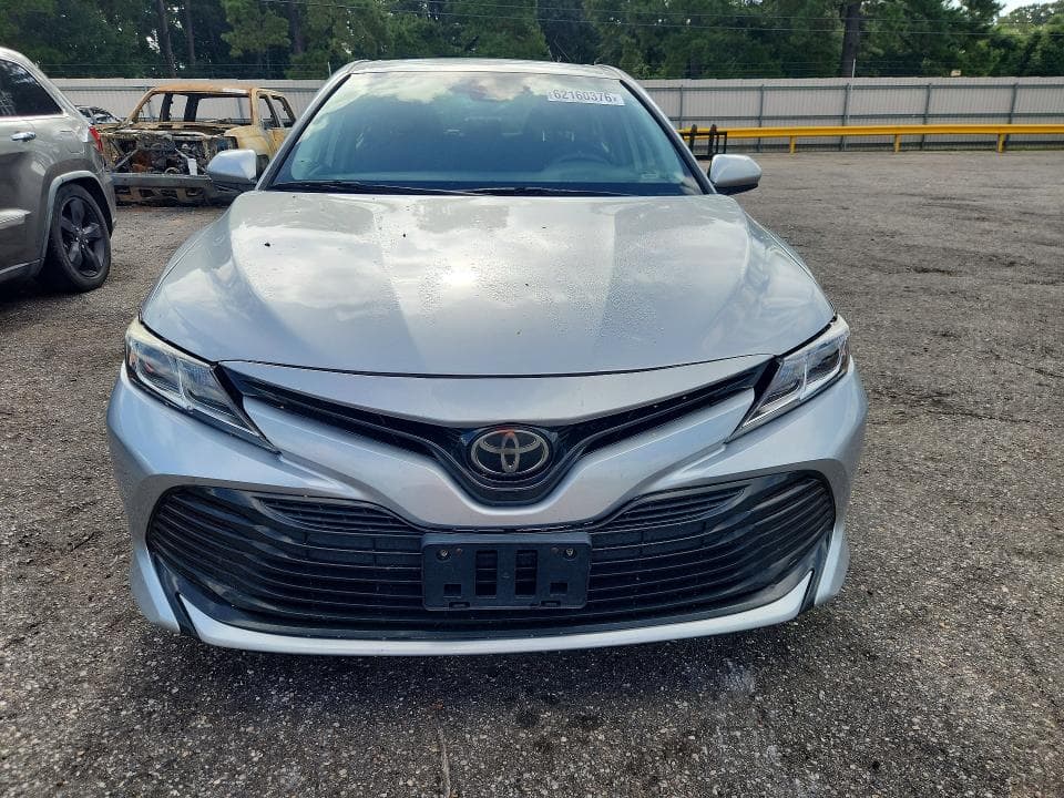2020 TOYOTA CAMRY LE 5