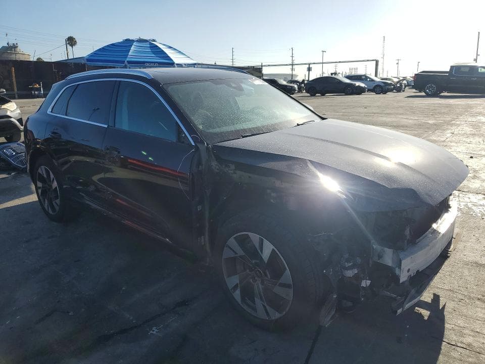 2022 AUDI E-TRON PREMIUM 4