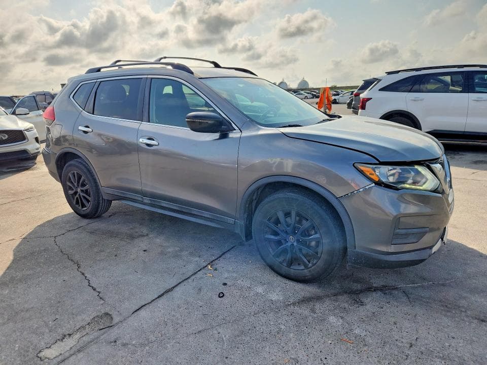 2017 NISSAN ROGUE SV 4