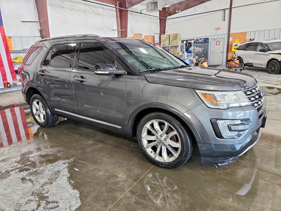 2017 FORD EXPLORER XLT 4