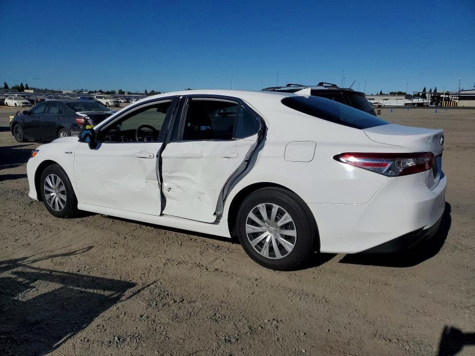 2020 TOYOTA CAMRY LE 2