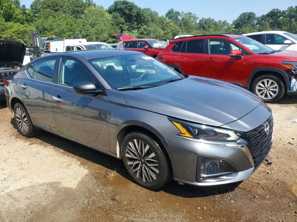 2025 NISSAN ALTIMA SV 4