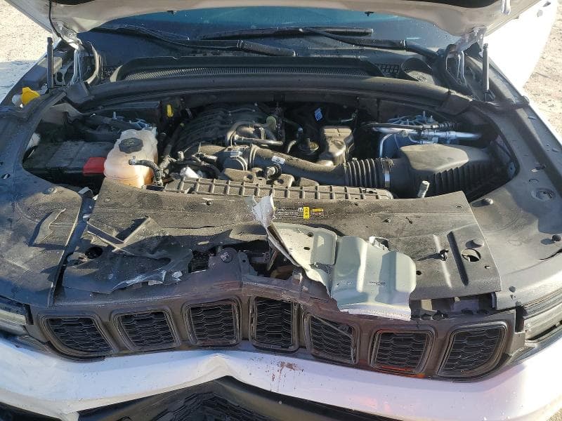 2024 JEEP GRAND CHEROKEE L LAREDO 11