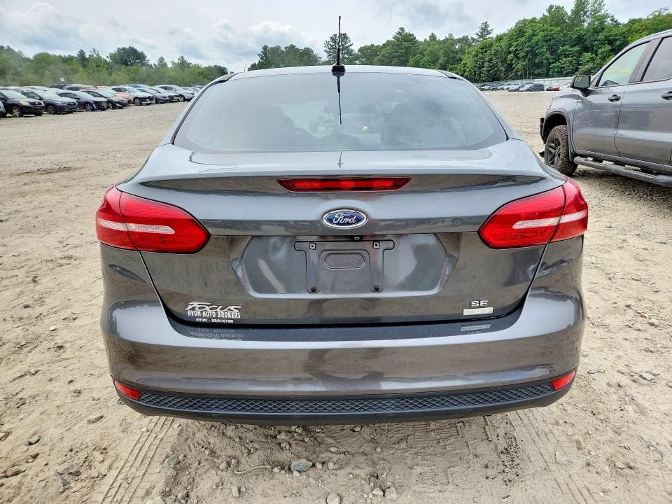 2017 FORD FOCUS SE 6