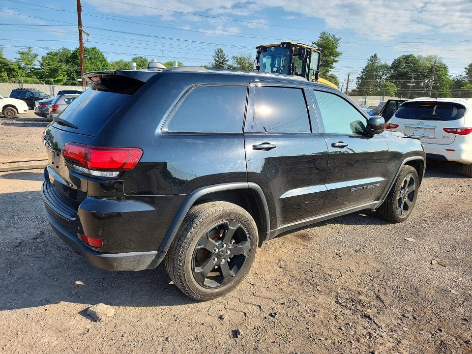 2019 JEEP GRAND CHEROKEE LAREDO 3