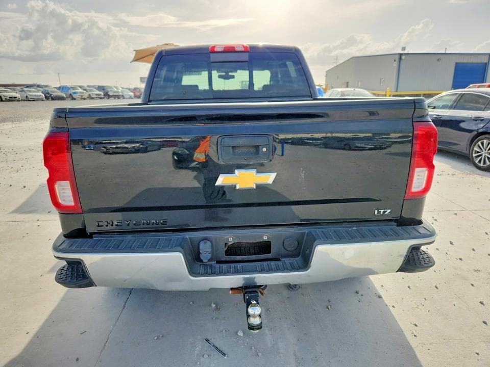 2018 CHEVROLET SILVERADO C1500 LTZ 6