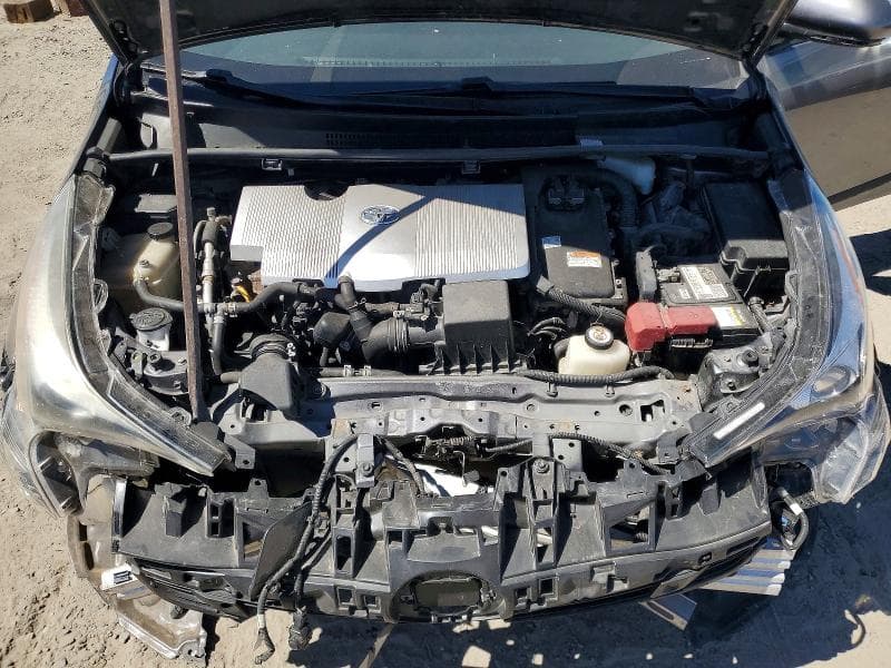 2018 TOYOTA PRIUS THREE 11