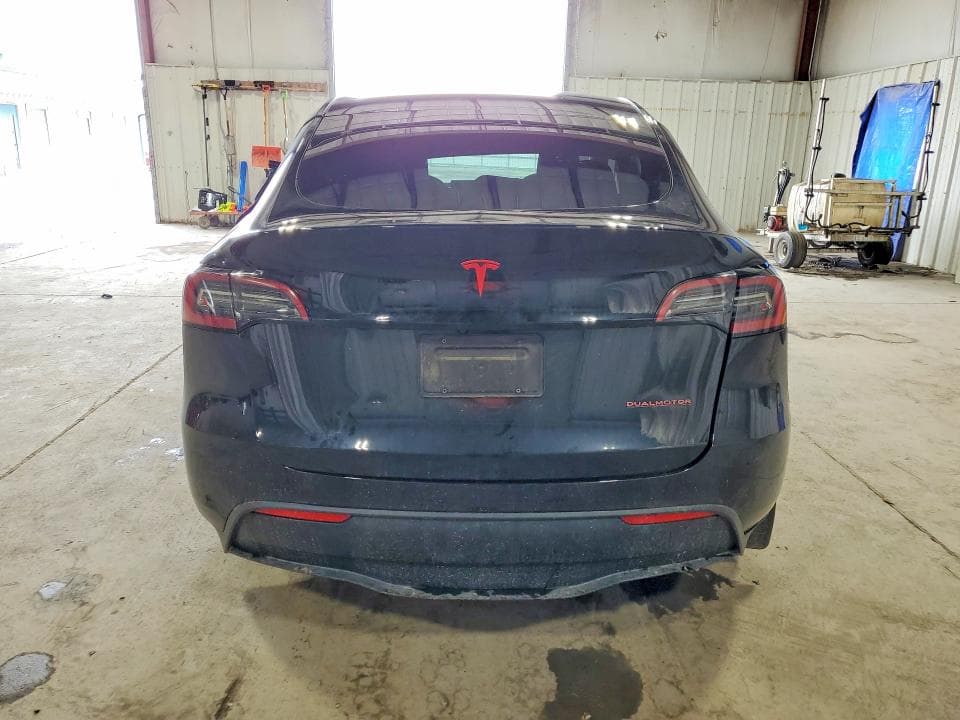 2023 TESLA MODEL Y 6