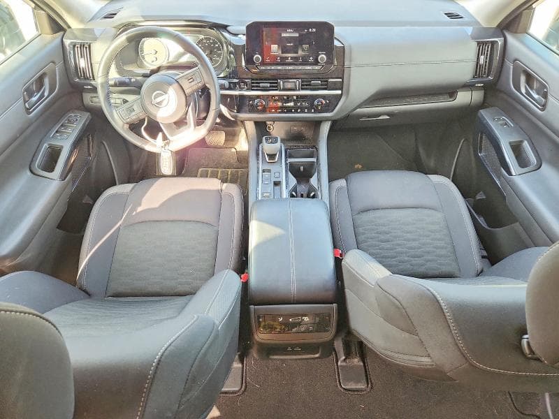2025 NISSAN PATHFINDER SV 8