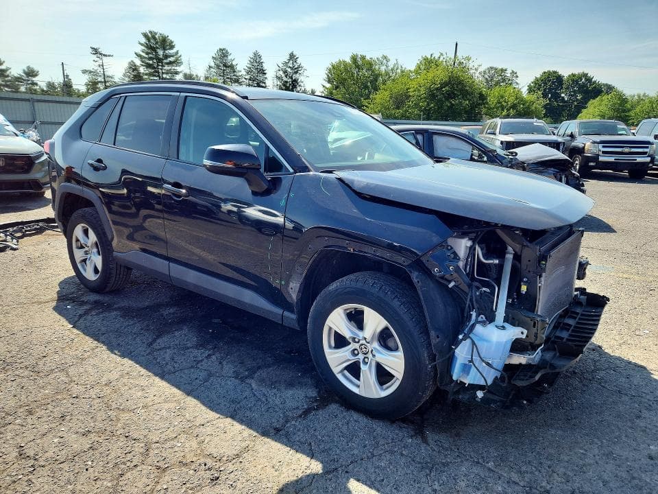 2021 TOYOTA RAV4 XLE 4