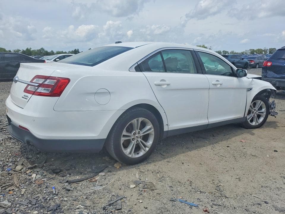 2018 FORD TAURUS SEL 3