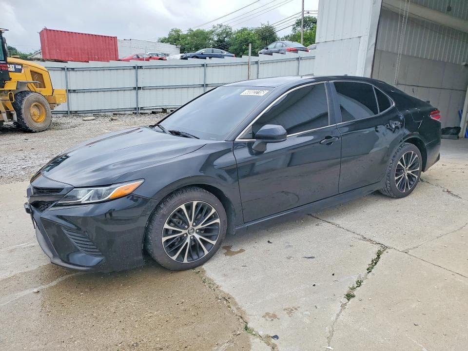 2019 TOYOTA CAMRY SE