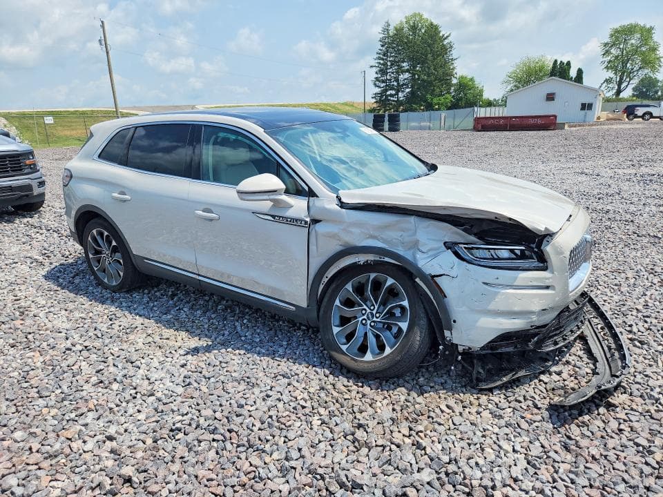 2022 LINCOLN NAUTILUS RESERVE 4