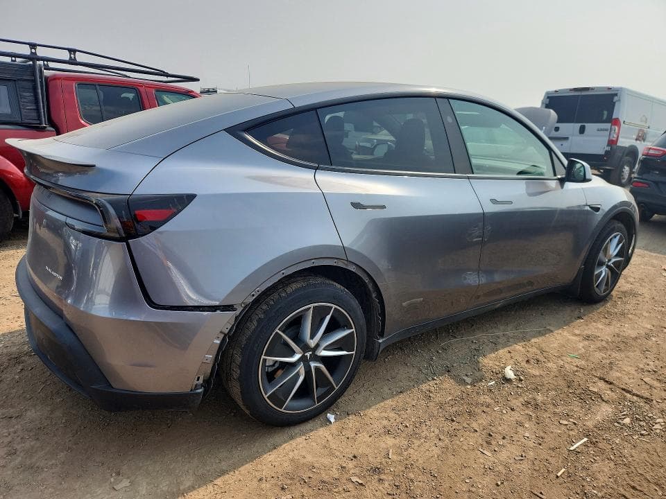 2026 TESLA MODEL Y 3
