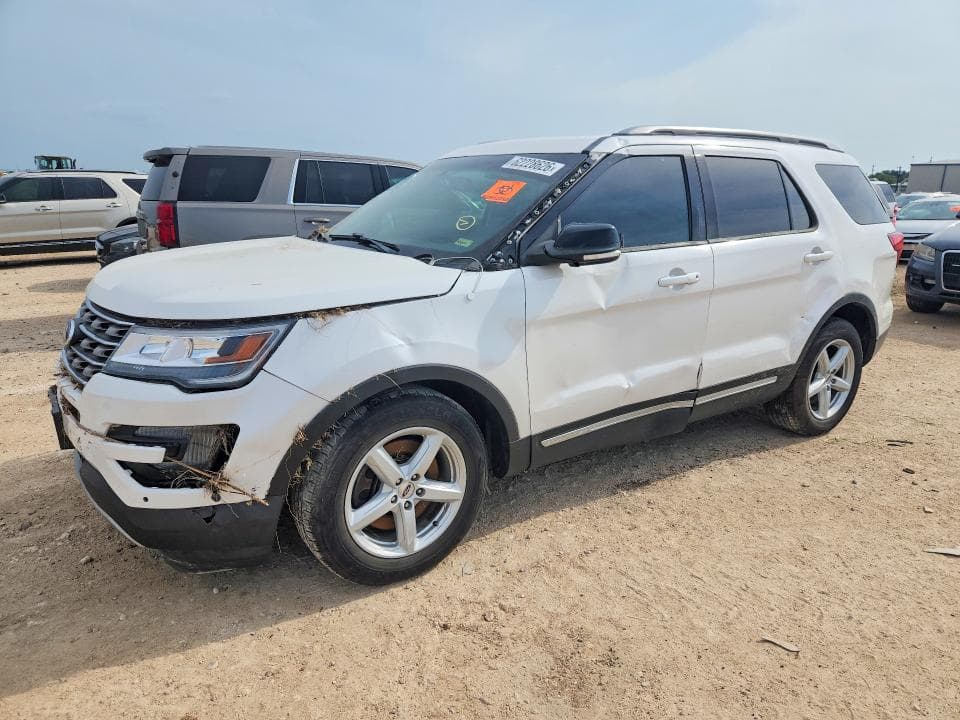 2017 FORD EXPLORER XLT - 1