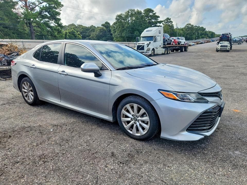 2020 TOYOTA CAMRY LE 4