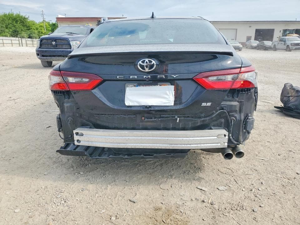2021 TOYOTA CAMRY SE 6