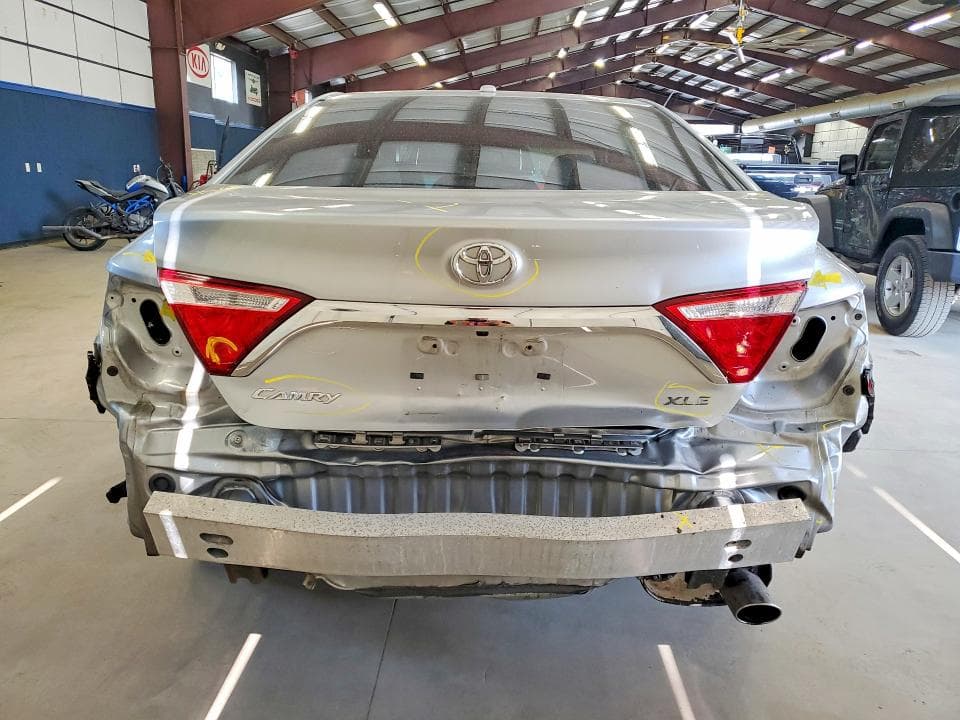 2017 TOYOTA CAMRY XLE 6