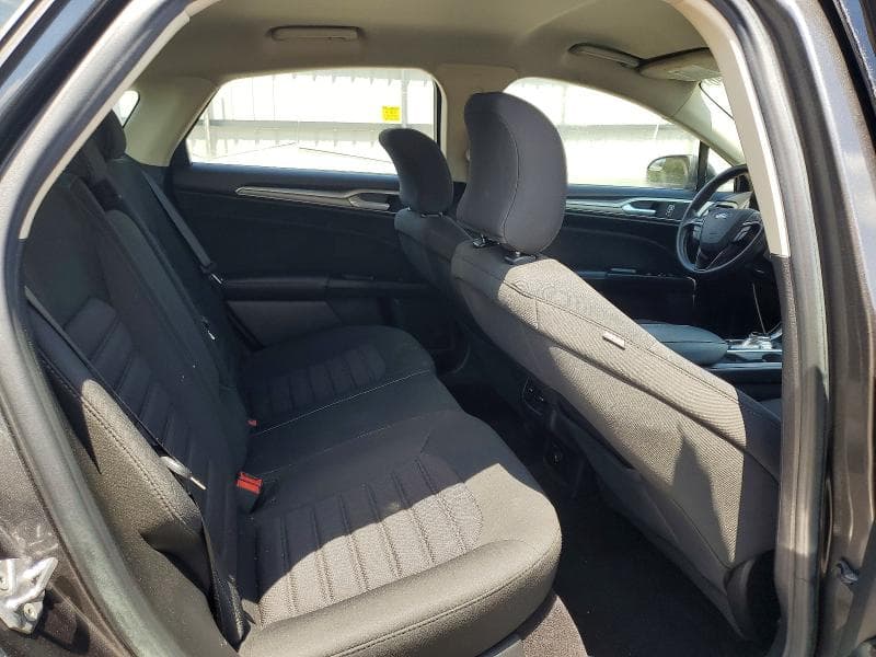 2017 FORD FUSION SE 10