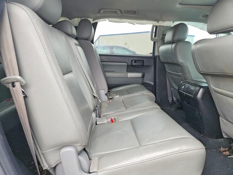 2017 TOYOTA SEQUOIA SR5 11