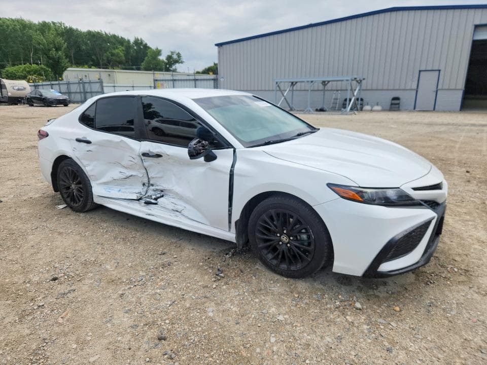 2021 TOYOTA CAMRY SE NIGHTSHADE 4