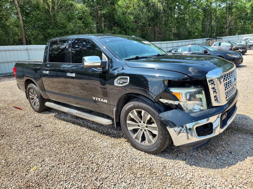 2017 NISSAN TITAN SL 4