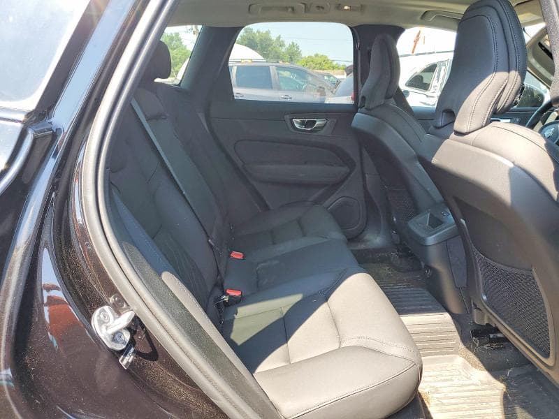2026 VOLVO XC60 PLUS 11