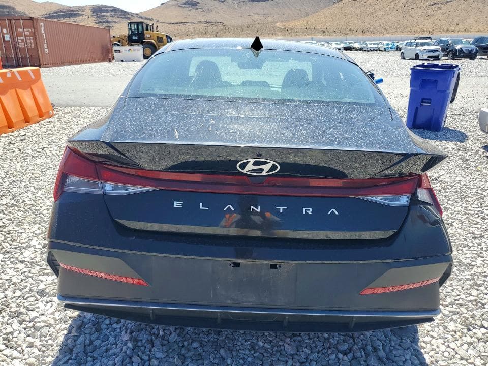 2024 HYUNDAI ELANTRA SE 6