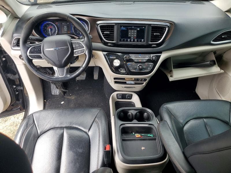 2019 CHRYSLER PACIFICA TOURING L 8