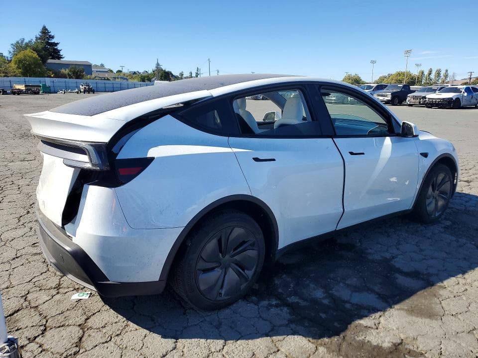 2026 TESLA MODEL Y 3