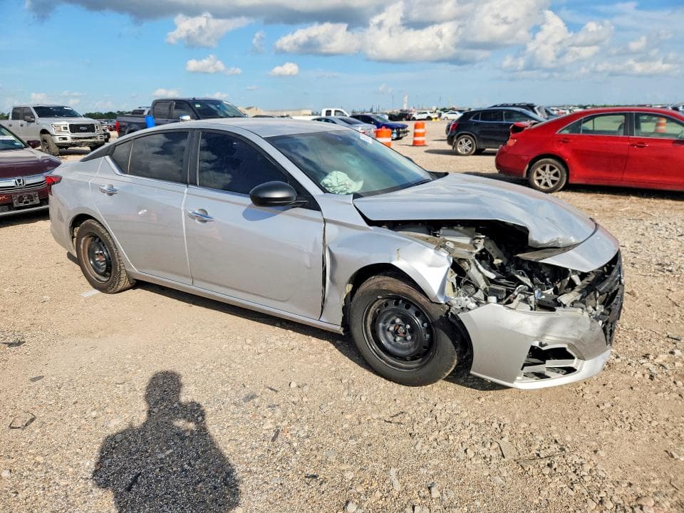 2024 NISSAN ALTIMA S 4