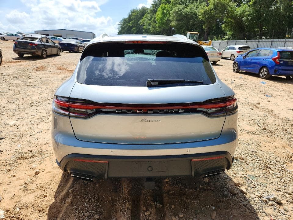 2025 PORSCHE MACAN BASE 6