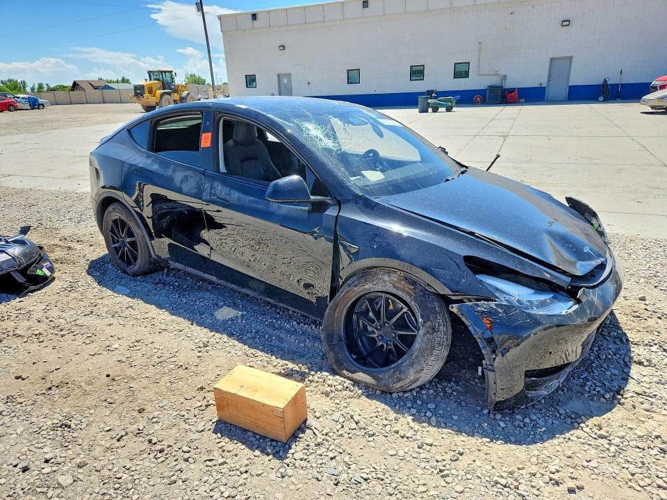 2021 TESLA MODEL Y 4