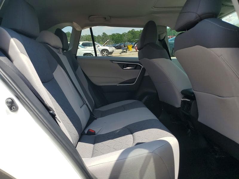 2025 TOYOTA RAV4 XLE 11