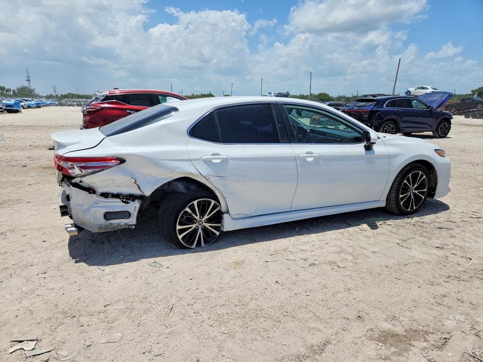 2019 TOYOTA CAMRY SE 3