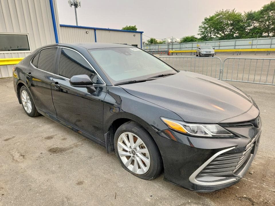 2024 TOYOTA CAMRY LE 4