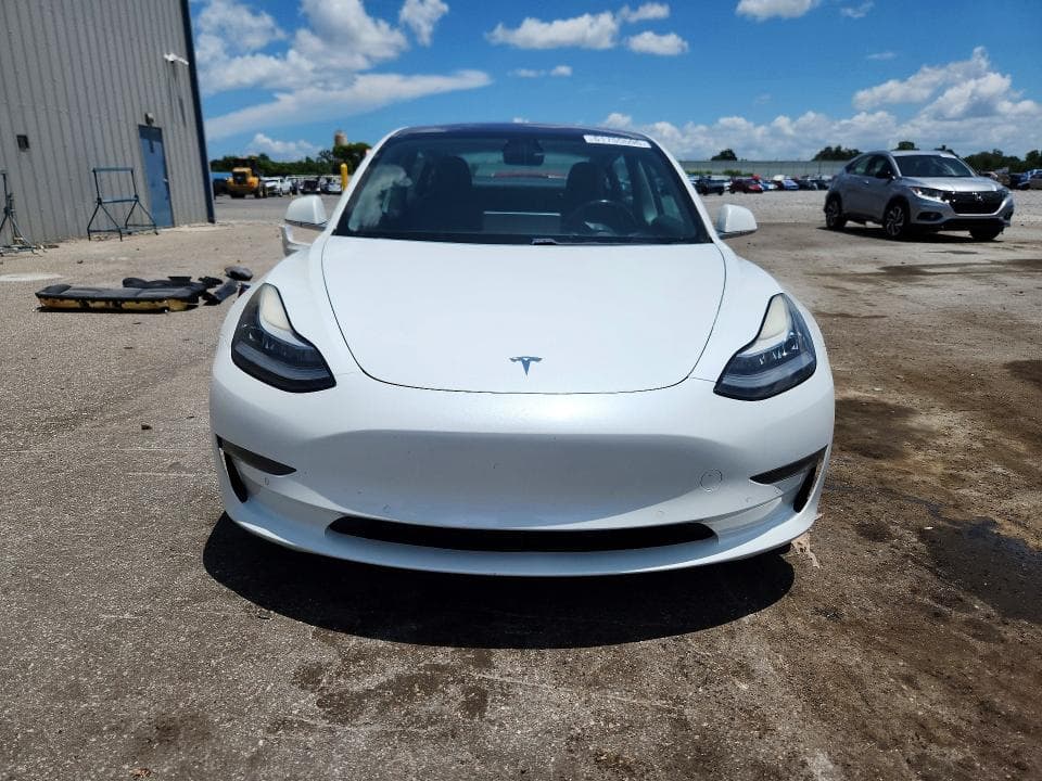 2018 TESLA MODEL 3 5