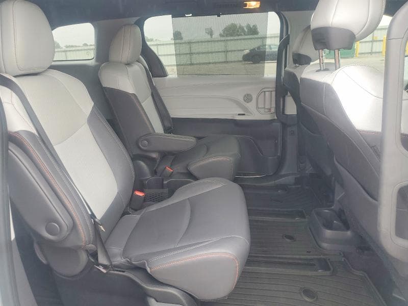 2023 TOYOTA SIENNA XSE 7-PASSENGER 11