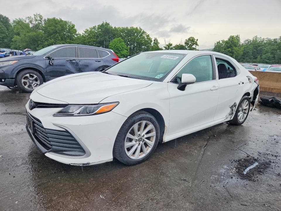 2022 TOYOTA CAMRY LE