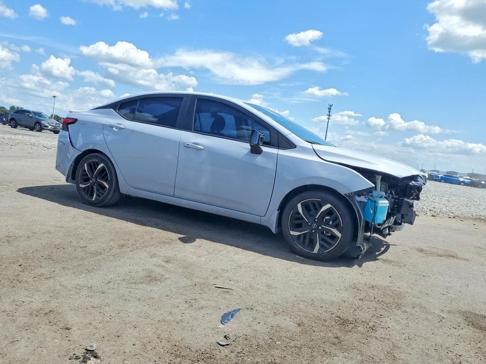 2023 NISSAN VERSA SR SR 4
