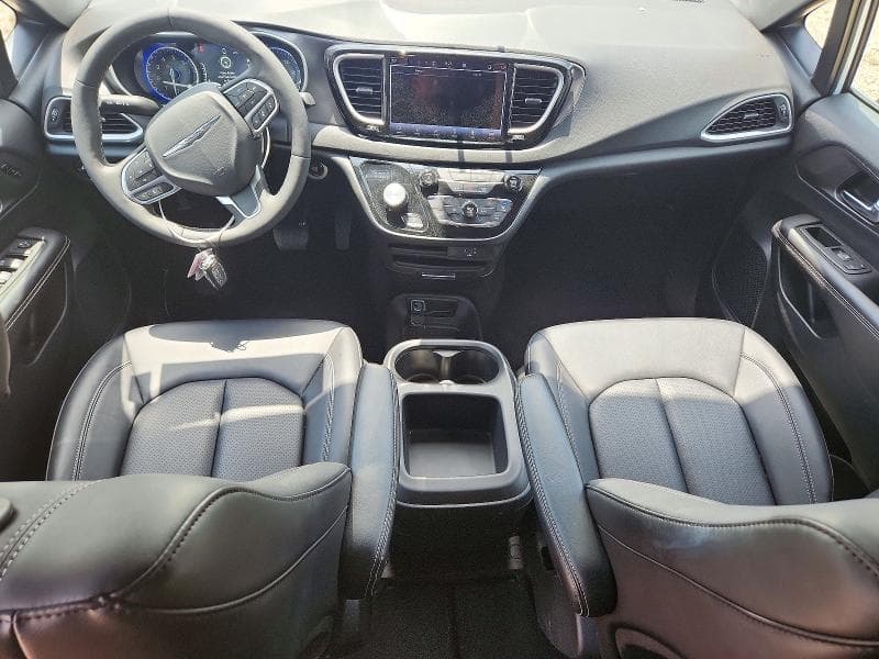 2026 CHRYSLER PACIFICA SELECT 8