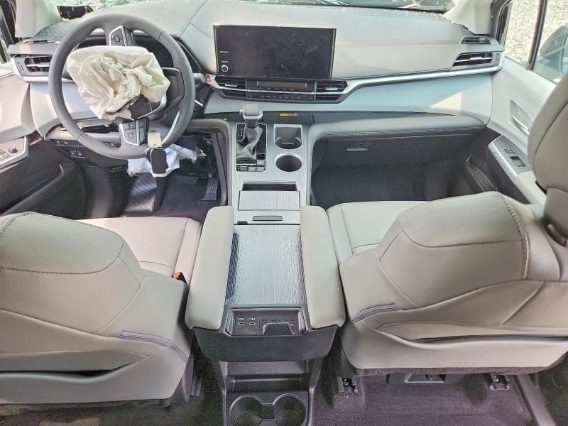 2026 TOYOTA SIENNA XLE 7-PASSENGER 8