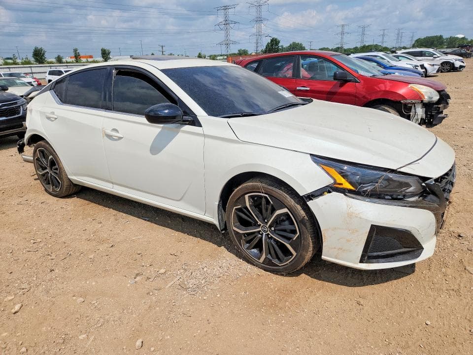 2025 NISSAN ALTIMA SR 4