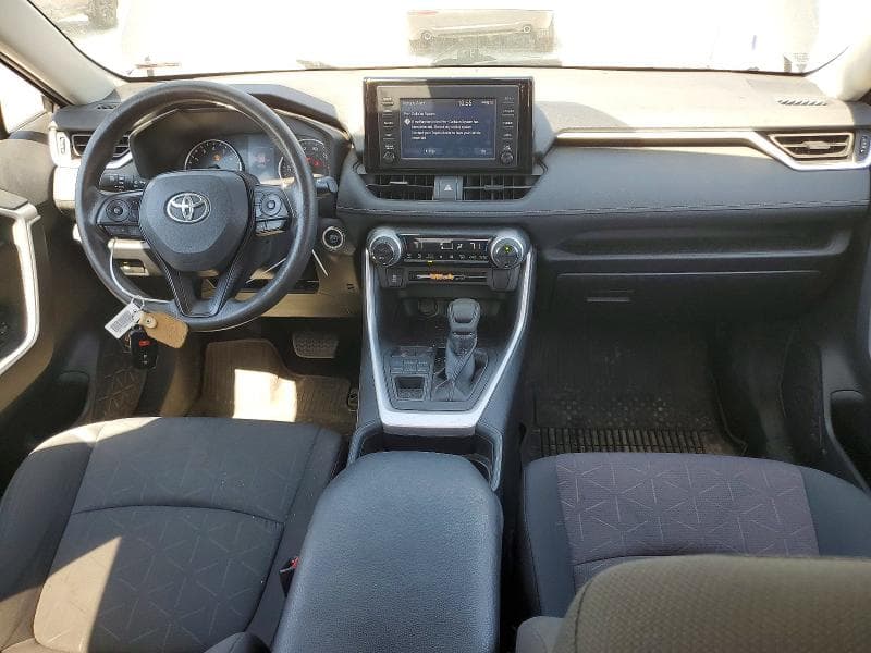 2019 TOYOTA RAV4 XLE 8