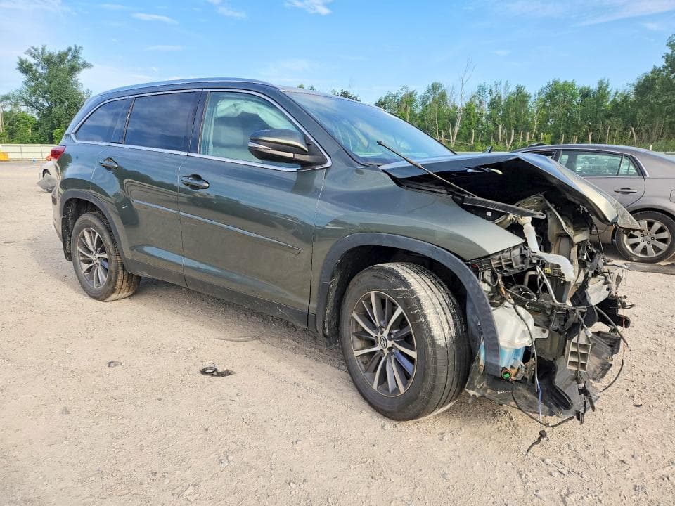 2019 TOYOTA HIGHLANDER XLE 4