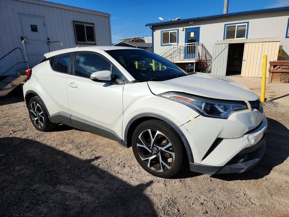 2018 TOYOTA C-HR XLE 4