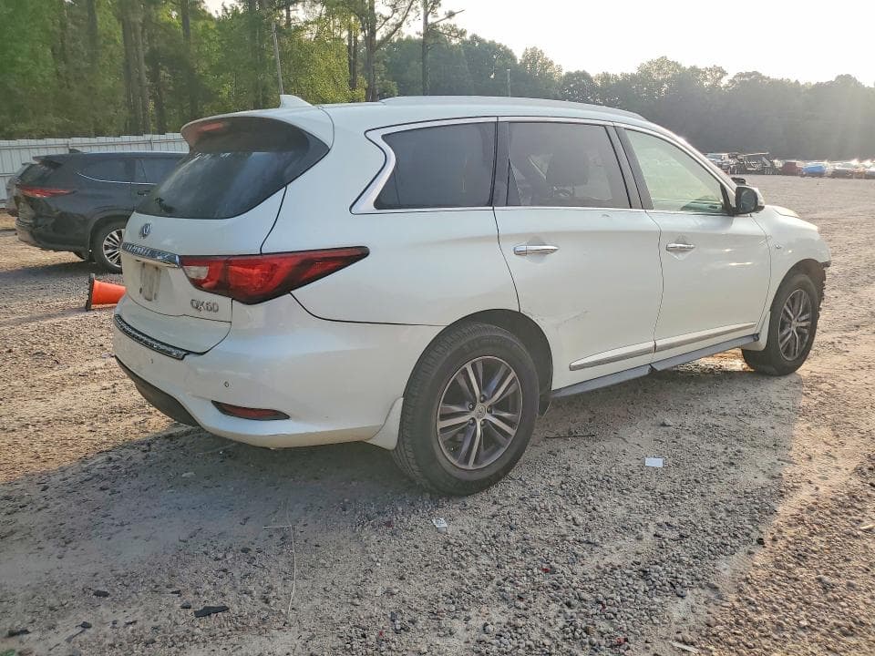 2017 INFINITI QX60 BASE 3